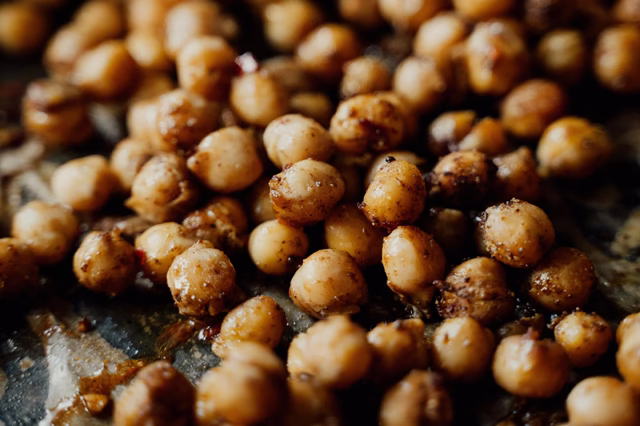 Roasted Chickpeas with Paprika